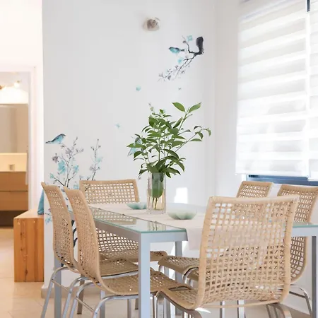 Amoudia - Luxury Right On The With Private Pool Vila