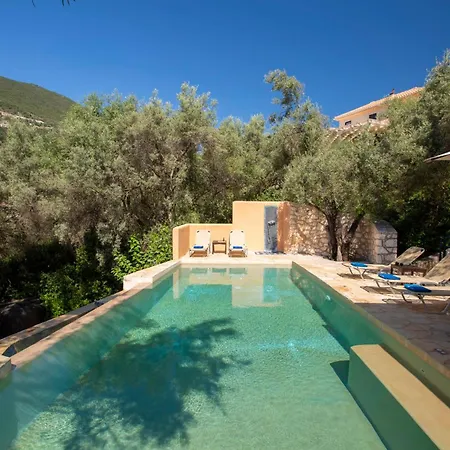 Amoudia - Luxury Right On The With Private Pool Vila
