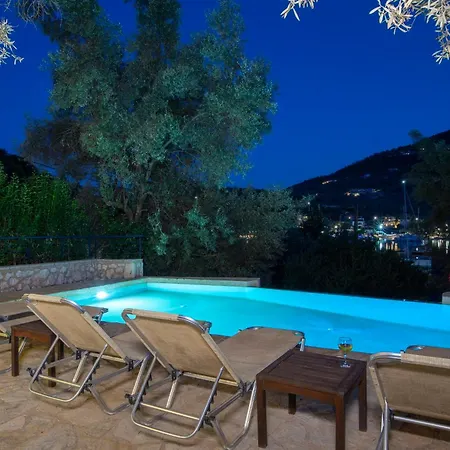 Vila Amoudia - Luxury Right On The With Private Pool *