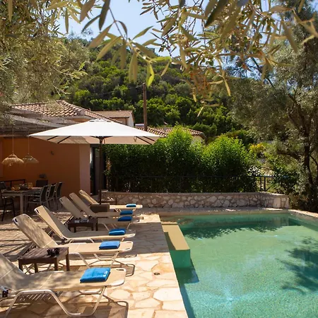 Vila Amoudia - Luxury Right On The With Private Pool *