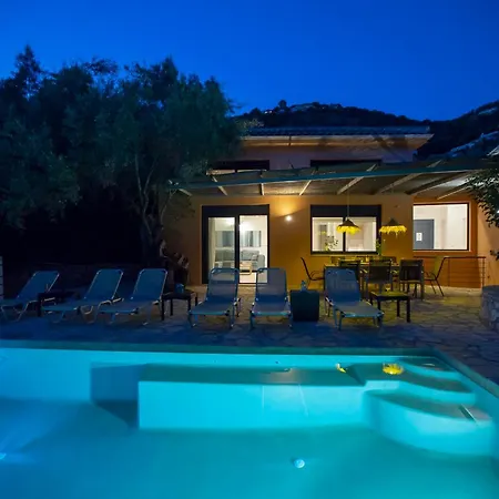 Amoudia - Luxury Right On The With Private Pool * Sivota