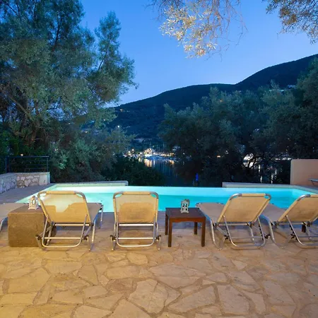 Amoudia - Luxury Right On The With Private Pool Vila Sivota