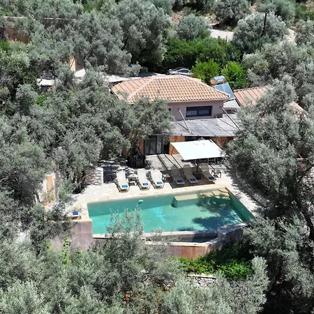 Amoudia - Luxury Right On The With Private Pool Sivota