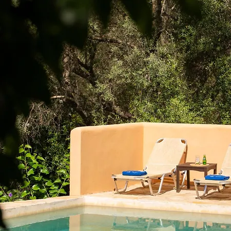 Amoudia - Luxury Right On The With Private Pool Villa