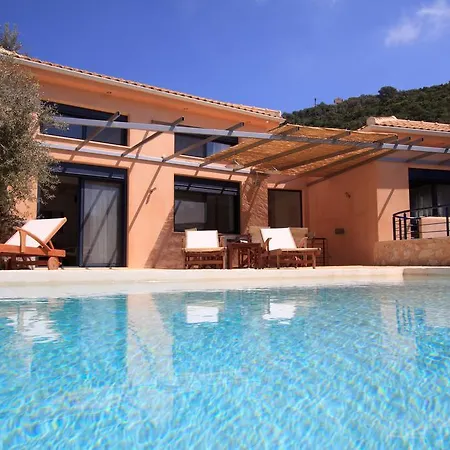 Amoudia - Luxury Right On The With Private Pool Vila Sivota