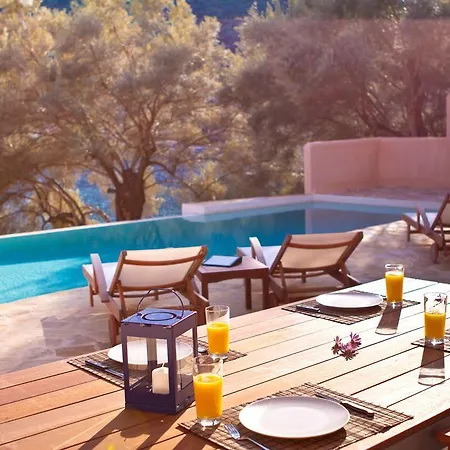 Amoudia - Luxury Right On The With Private Pool Vila *